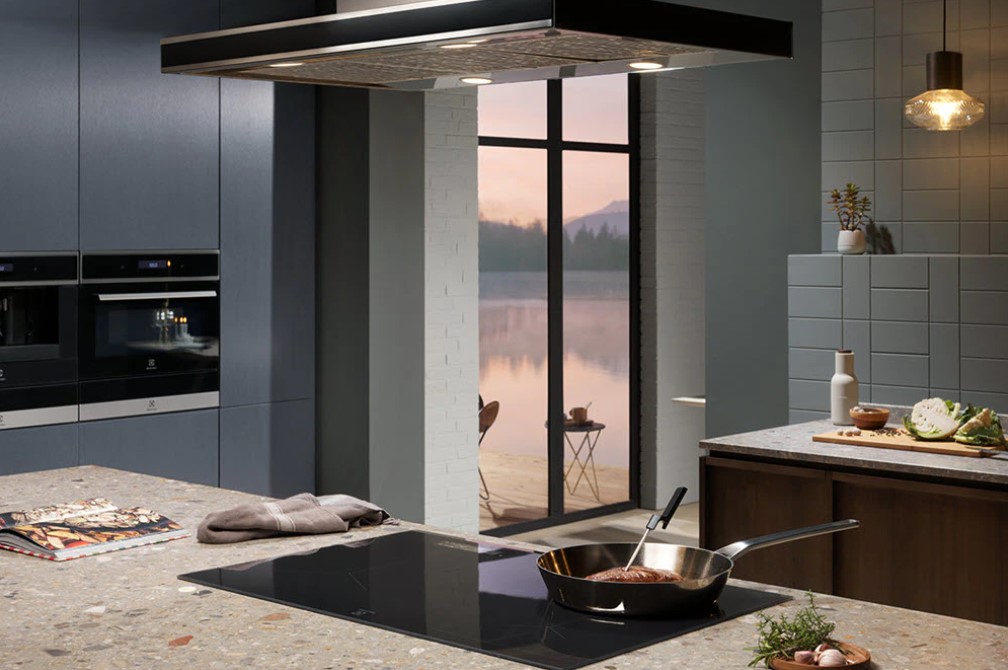 y-tuong-thong-minh-cho-khong-gian-bep-nho-dep